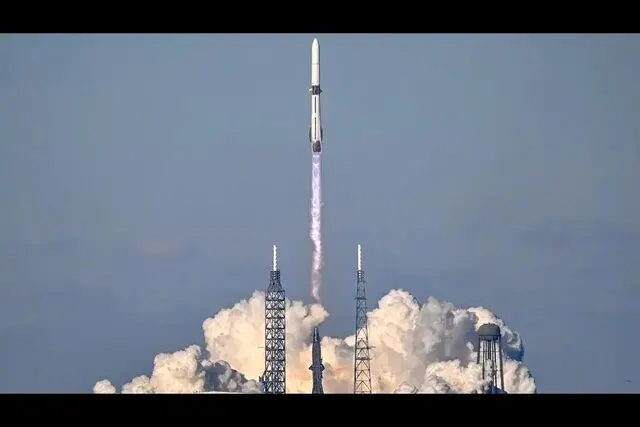 بلو اوریجین مأموریت «نیو گلن» را با پرتاب و فرود موفق به ثبت رساند