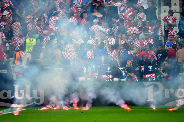 ۹۵ درصد هواداران کرواسی شرمنده تماشاگرنماها شدند
