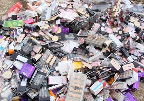 کشف بیش از ۱۰۰ هزار قلم لوازم آرایشی بهداشتی غیرمجاز در گلستان 