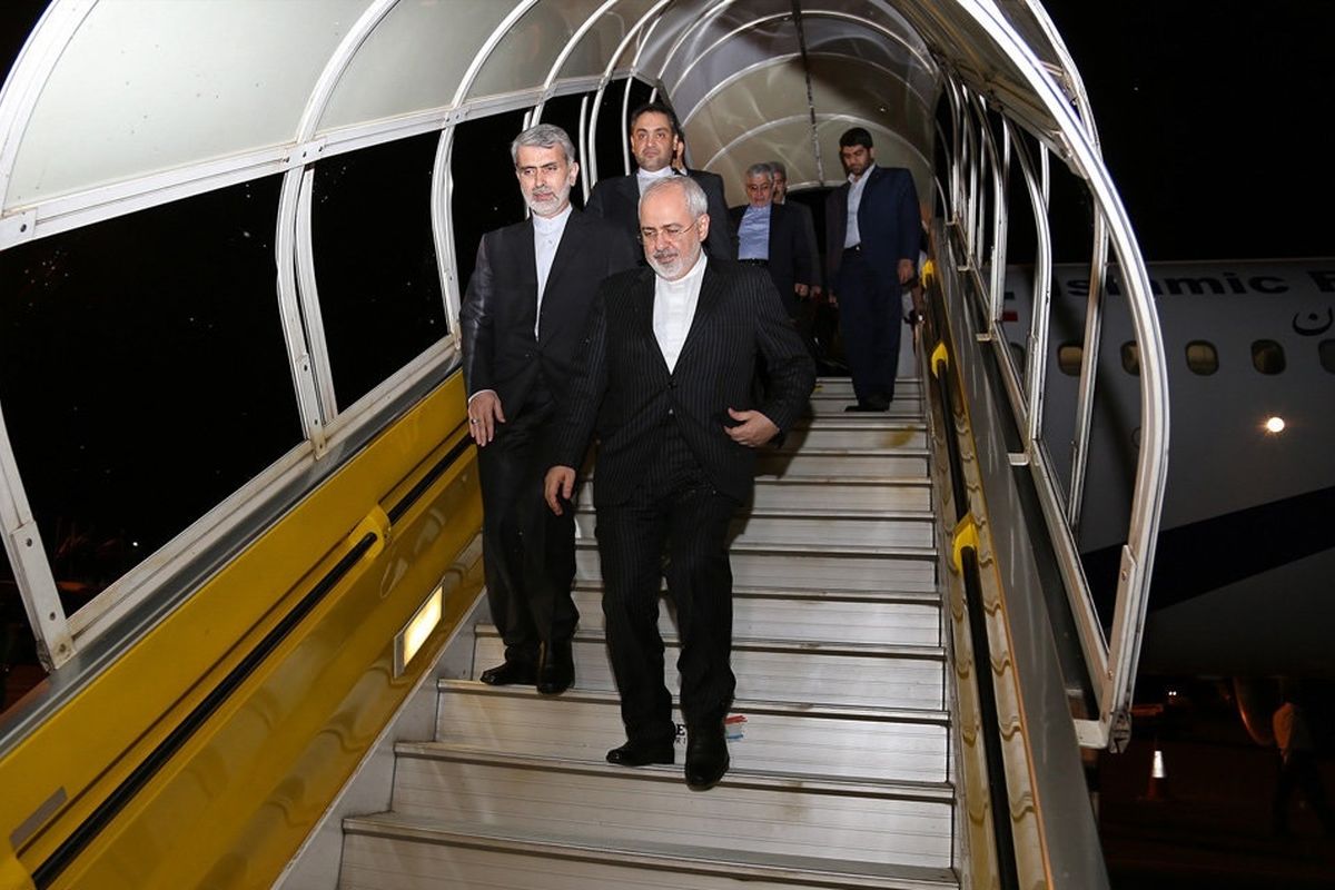ظریف ساعتی پیش وارد تهران شد