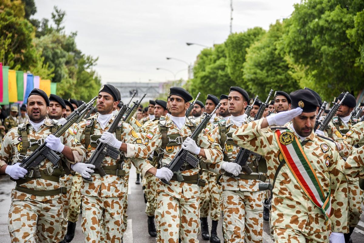 مراسم رژه روز ارتش شیراز + تصاویر