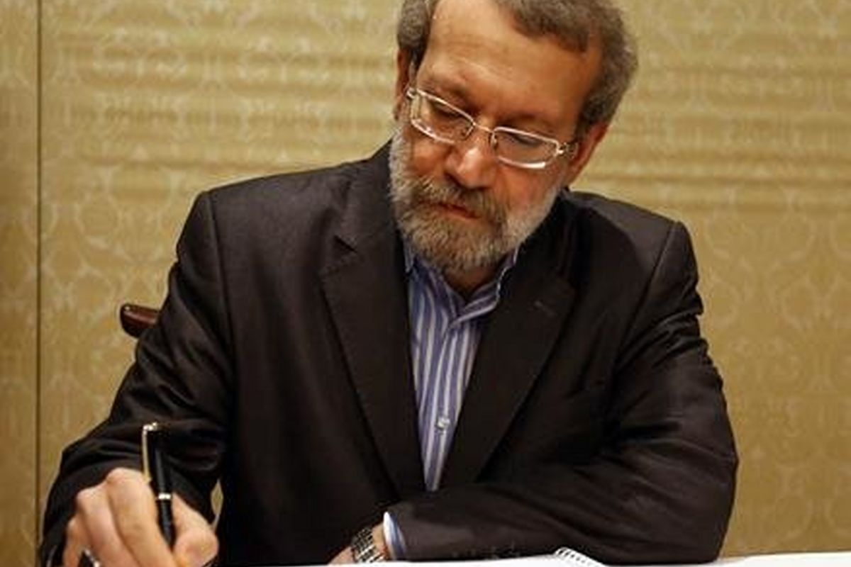 رئیس مجلس شورای اسلامی در پیامی شهادت آتش نشان فداکار را تسلیت گفت