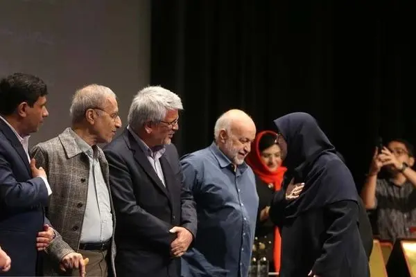 سخنگوی دولت در اختتامیه بیست‌وششمین دوره جایزه «ترویج علم» حضور یافت