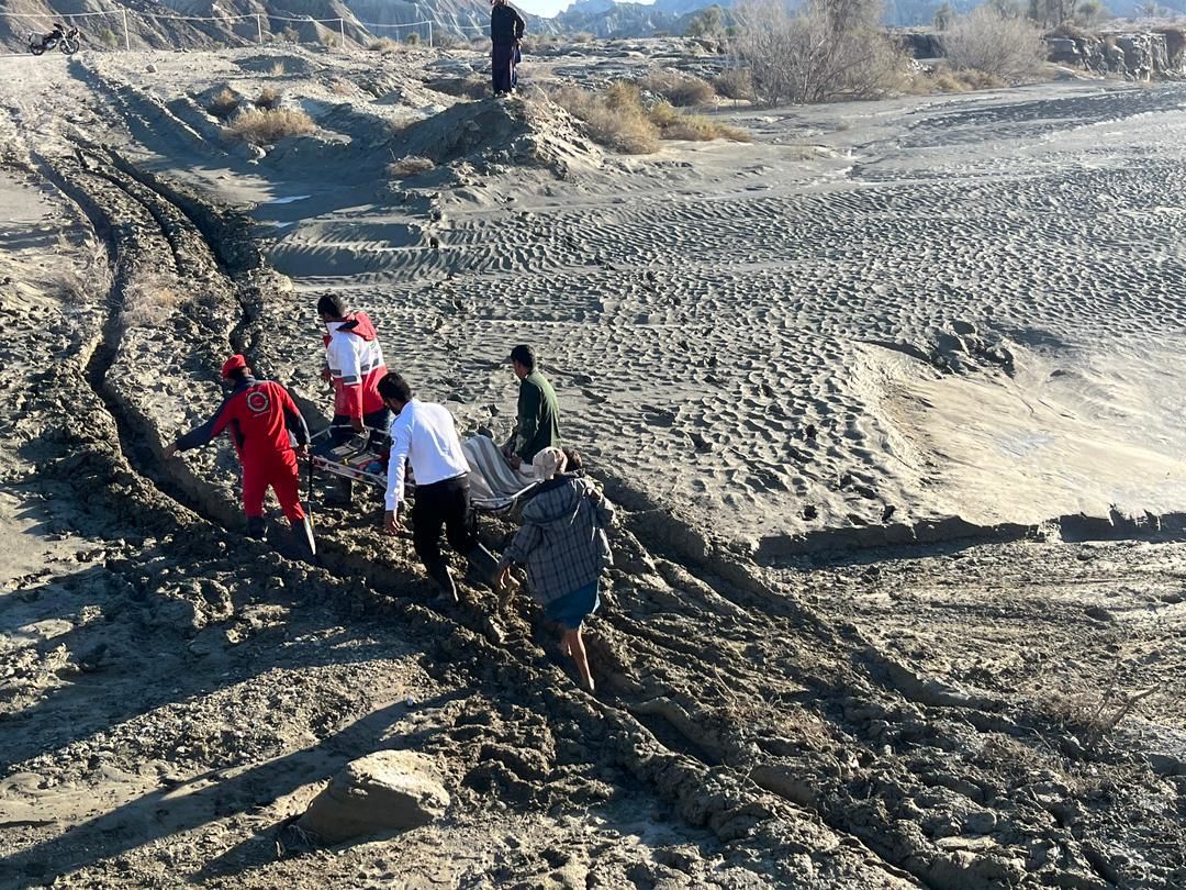 نجات مادر باردار در منطقه صعب‌العبور جاسک