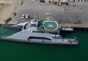 رونمایی از کشتی تندرو "آرام" در جزیره قشم