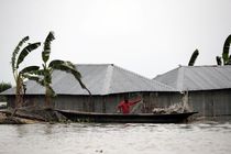 سیل در بنگلادش، 61 کشته و صدها هزار آواره برجا گذاشته است