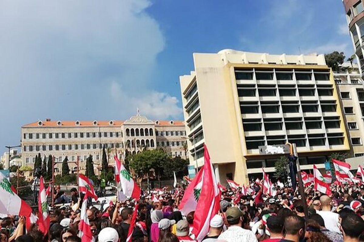 معترضان در لبنان با نیروهای امنیتی درگیر شدند