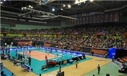 تشویق بی‌امان والیبالیست‌های ایران/ سالن آزادی هنوز پر نشده است