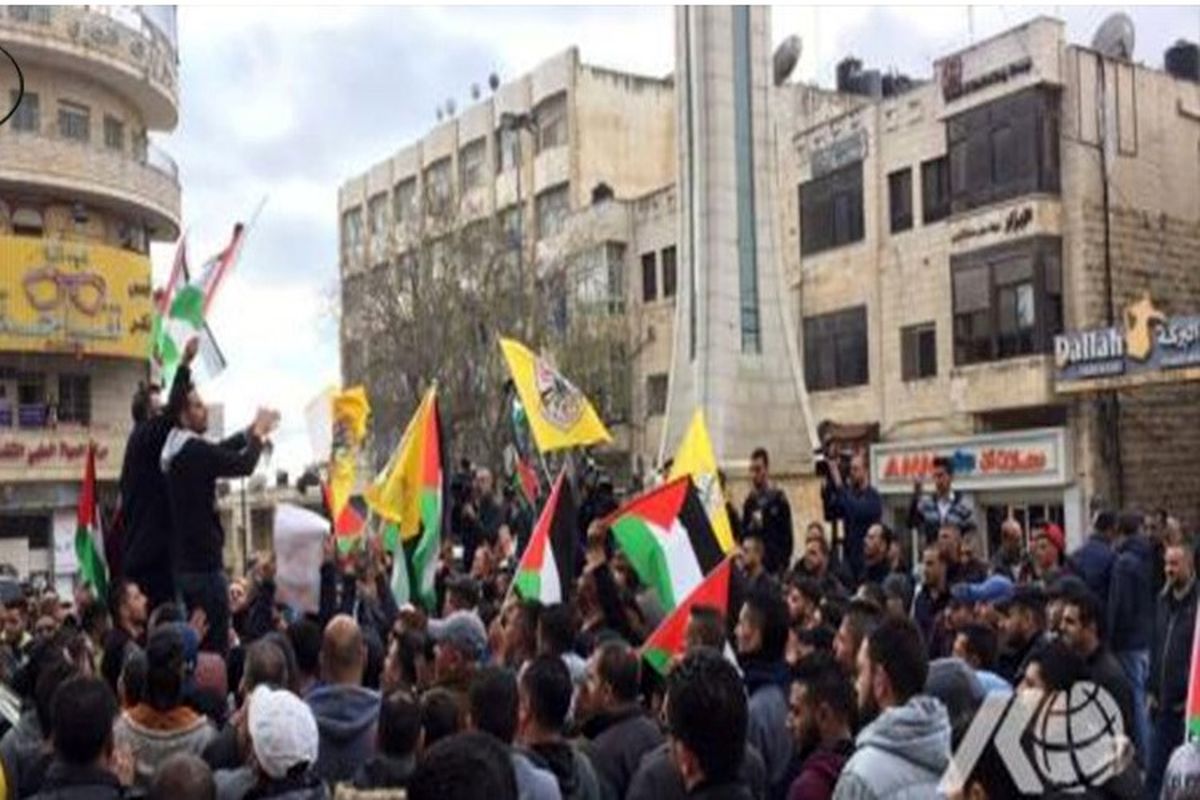تظاهرات ضد تشکیلات خودگردان در رام الله