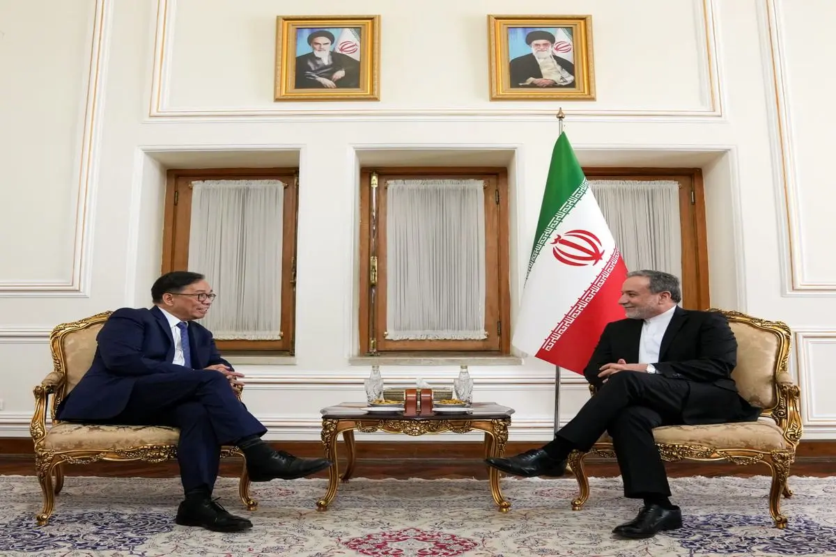 معاون وزیر خارجه فیلیپین با وزیر امور خارجه کشورمان دیدار کرد