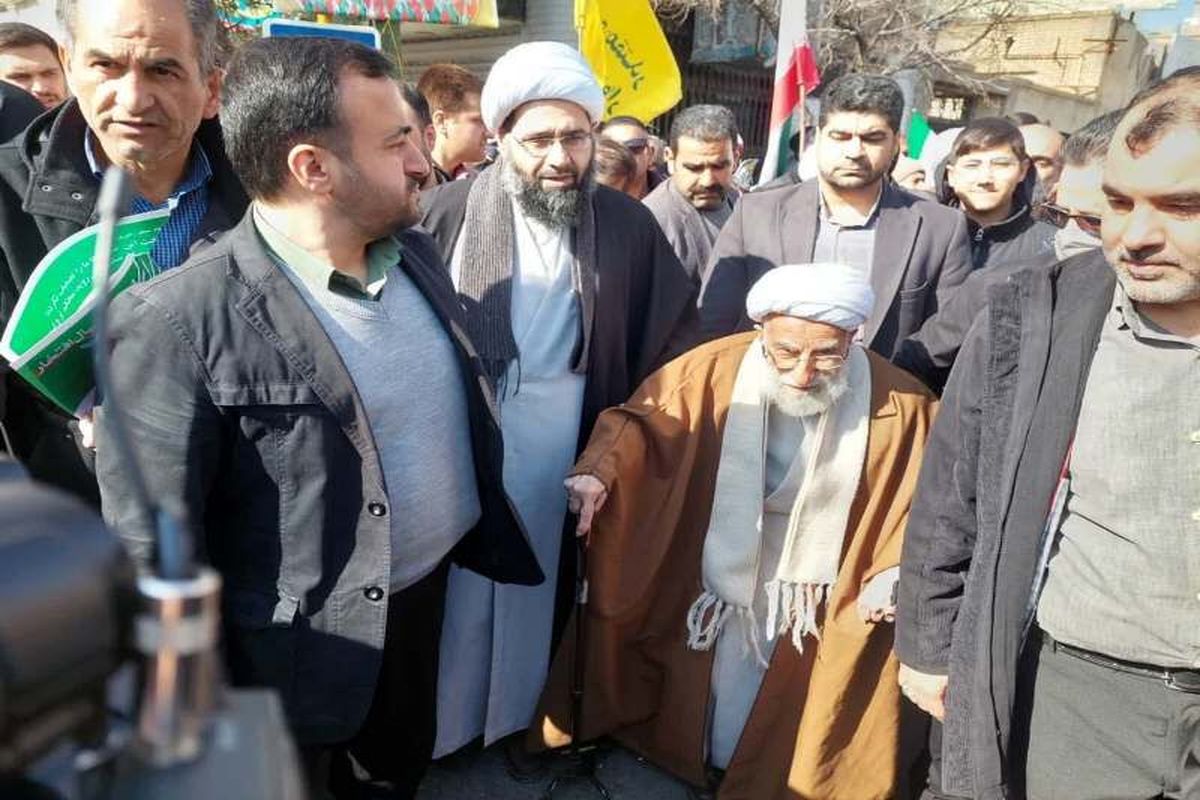 مردم شریف ایران امروز حق انقلاب، اسلام و امام راحل را ادا کردند