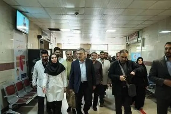 وزیر بهداشت از بیمارستان‌های تهران و سرکشی از مجروحان حمله اسرائیل بازدید کرد
