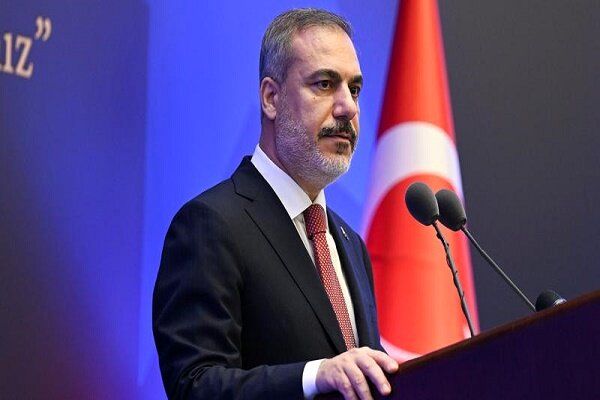 وزیر خارجه ترکیه درباره حمایت آمریکا از تروریست‌ها در سوریه هشدار داد