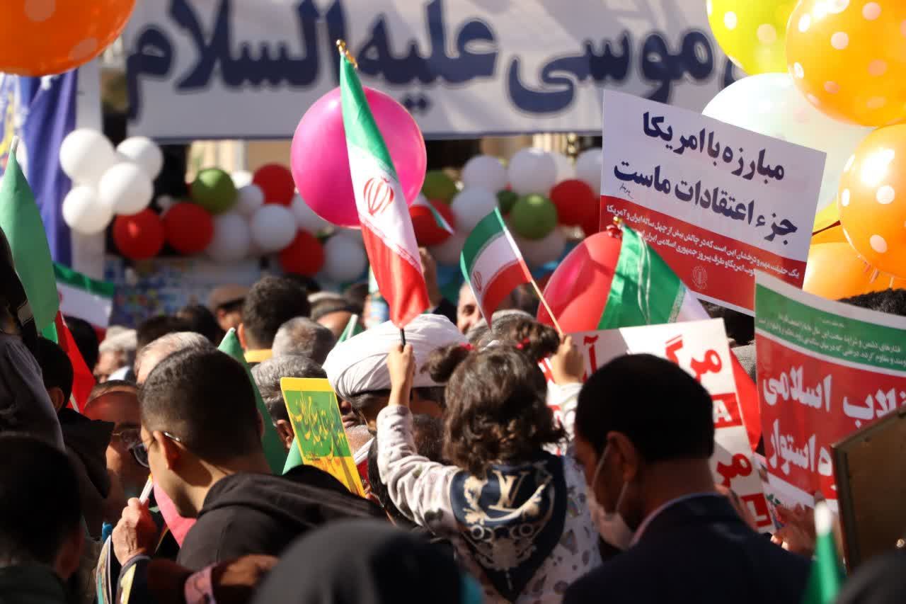 حضور پرشور و باشکوه مردم سومین حرم اهل بیت (ع) در راهپیمایی ۲۲ بهمن 
