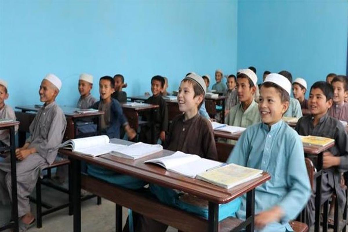 بازگشت دانش آموزان پسر و معلمان مرد به مدارس افغانستان
