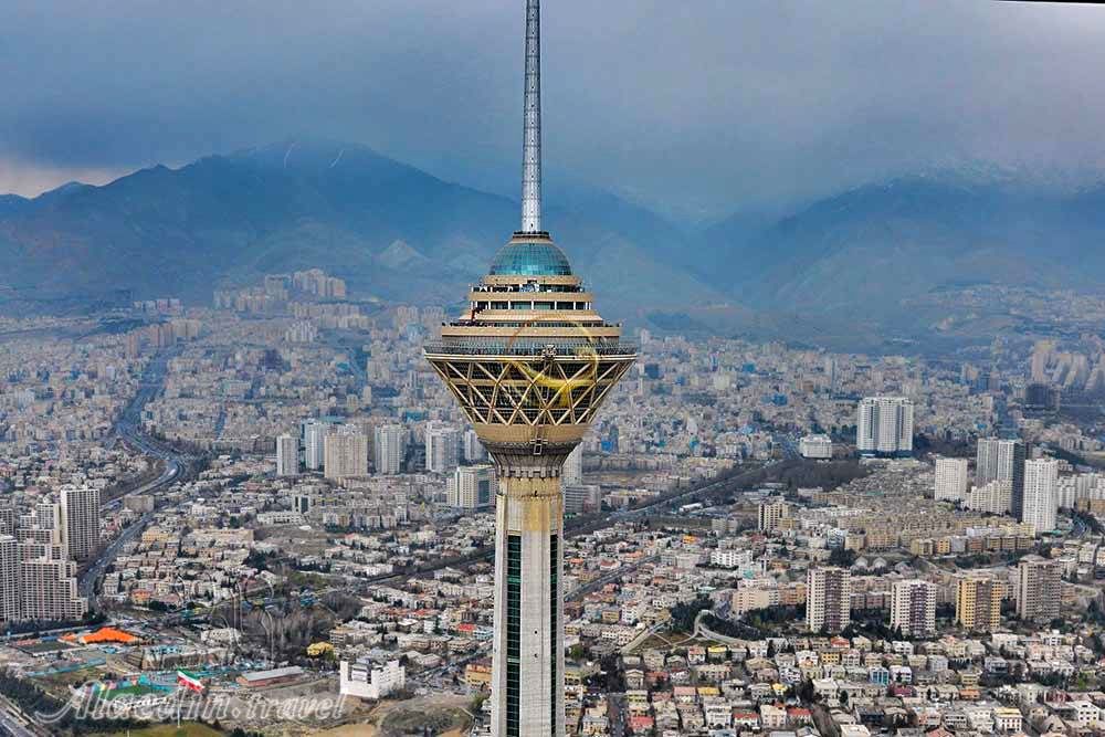 تغییر رنگ برج میلاد به مناسبت روز جهانی تالاسمی 