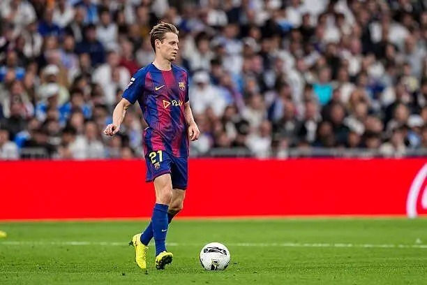 فرنک دیونگ از یامال در برابر واکنش تند بازیکنان رئال مادرید دفاع کرد