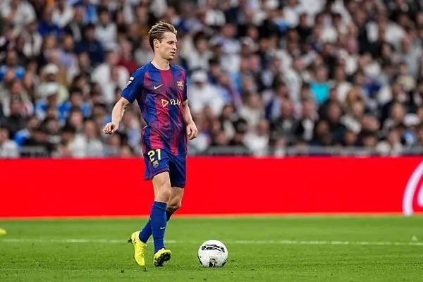 فرنک دیونگ از یامال در برابر واکنش تند بازیکنان رئال مادرید دفاع کرد