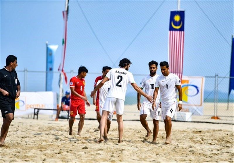 مسابقات فوتبال ساحلی امیدهای کشور در بندرگز آغاز شد