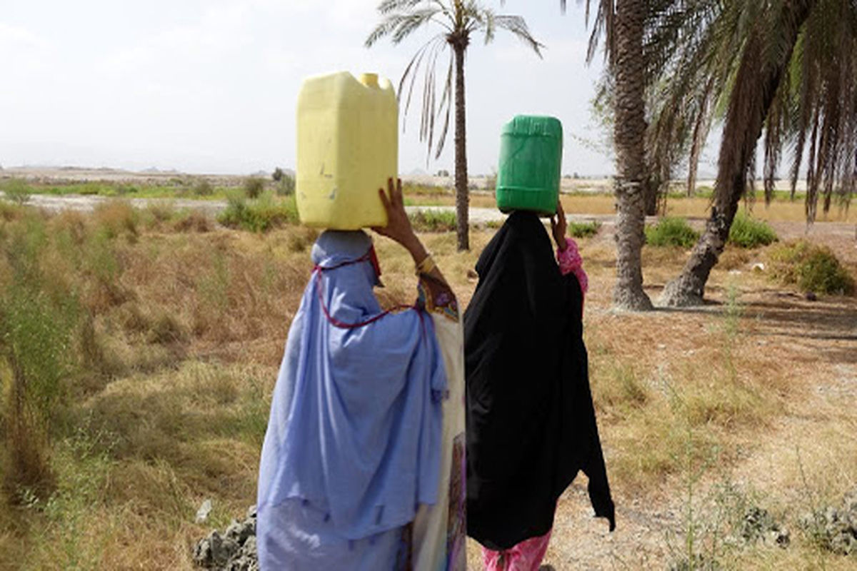 کمک ۹۵۰ میلیون تومانی هلال احمر به اهالی روستاهای درگیر تنش آبی در سیریک 