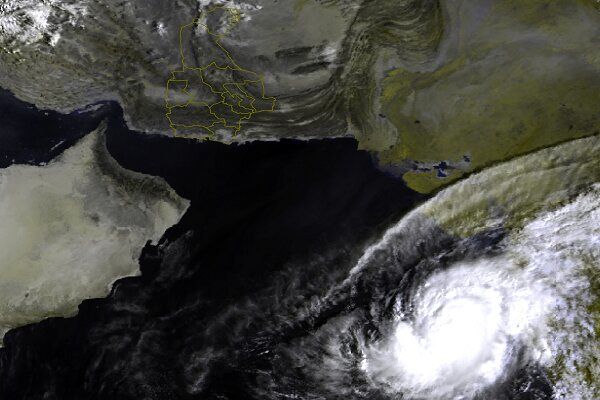 طوفان حاره ای کیار در 900 کیلومتری بندر چابهار قرار گرفت