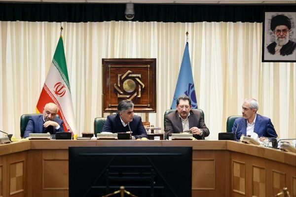 برگزاری نشست ارزی تیم اقتصادی دولت در بانک مرکزی