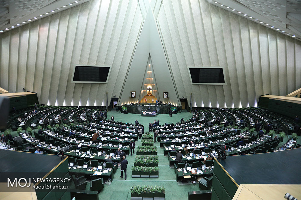 دستور کار جلسات علنی مجلس در هفته آینده/ تقدیم لایحه بودجه سال 98 کل کشور توسط روحانی