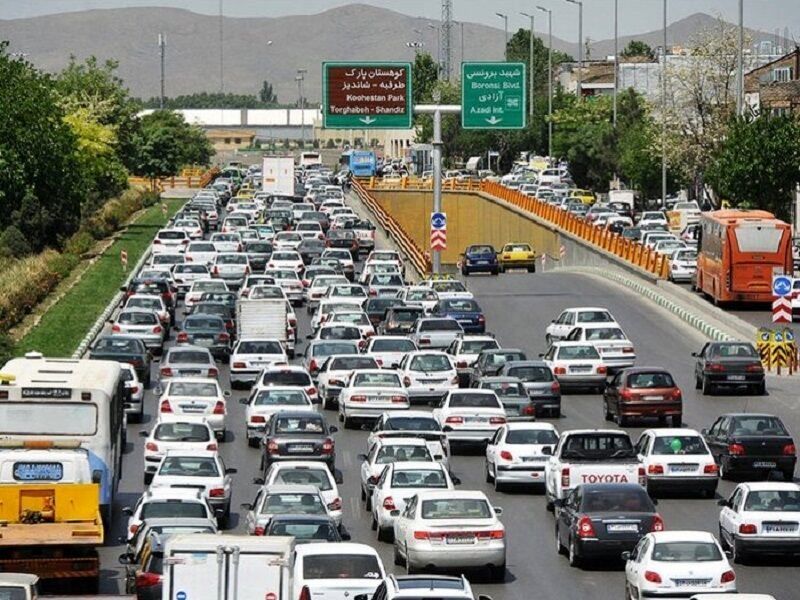 ترافیک سنگین در  آزادراه کرج - قزوین و بالعکس 