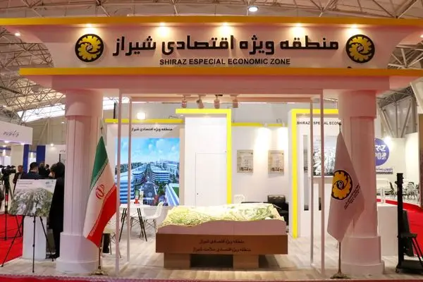 رونمایی از ماکت منطقه ویژه اقتصادی سلامت شیراز در اکسپو ۲۰۲۵ و صدور ۲۰ مجوز سرمایه‌گذاری