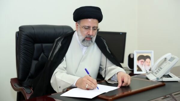 پیام تسلیت رییس‌جمهوری در پی درگذشت حاج محمد خجسته  