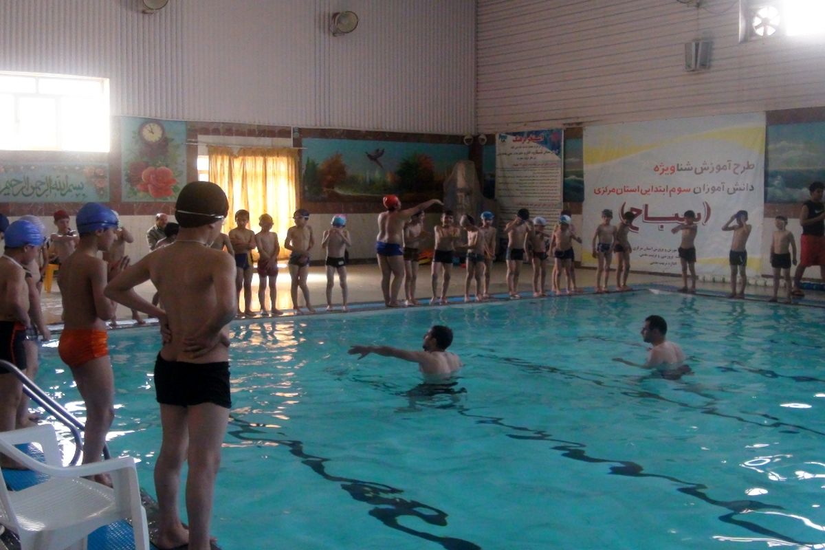 200 دانش‌آموز روانسری کلاس سوم بامهارت شنا آشنا شدند