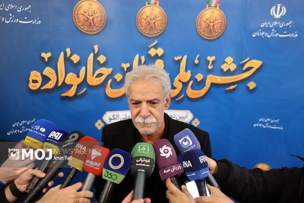 خیابانی باید در جمله خود حداقل یک بلانسبت می‌گفت