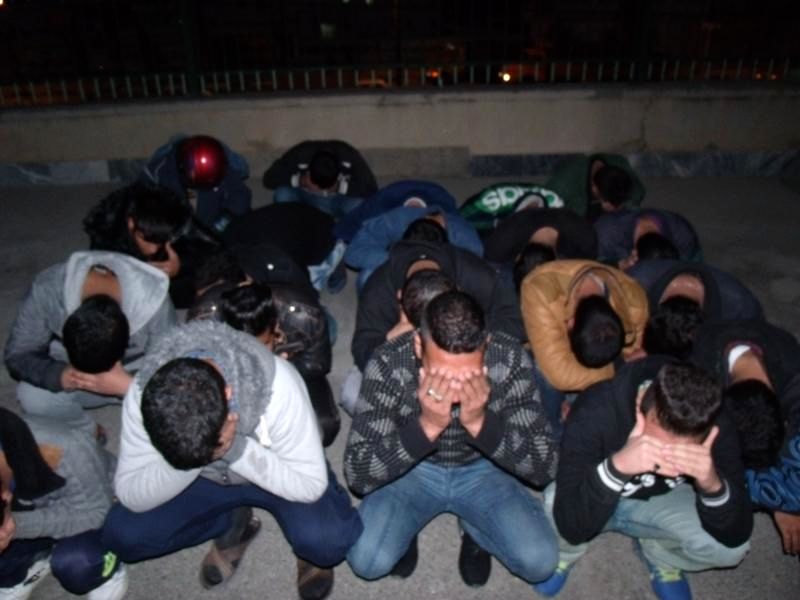 دستگیری 16 سارق حرفه ای اماکن خصوصی در شاهین شهر / کشف 25 فقره سرقت