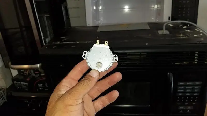 علت نچرخیدن سینی ماکروفر ال جی و نحوه رفع ایراد