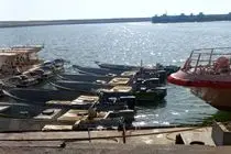 توقیف پنج شناور حامل سوخت قاچاق در آب های میناب