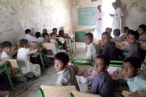 مشکل حقوق و معوقات معلمان سیستان و بلوچستان حل شد