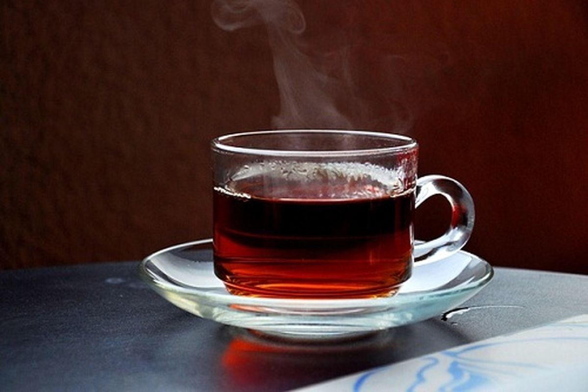 خطرات نوشیدن چای داغ برای مری