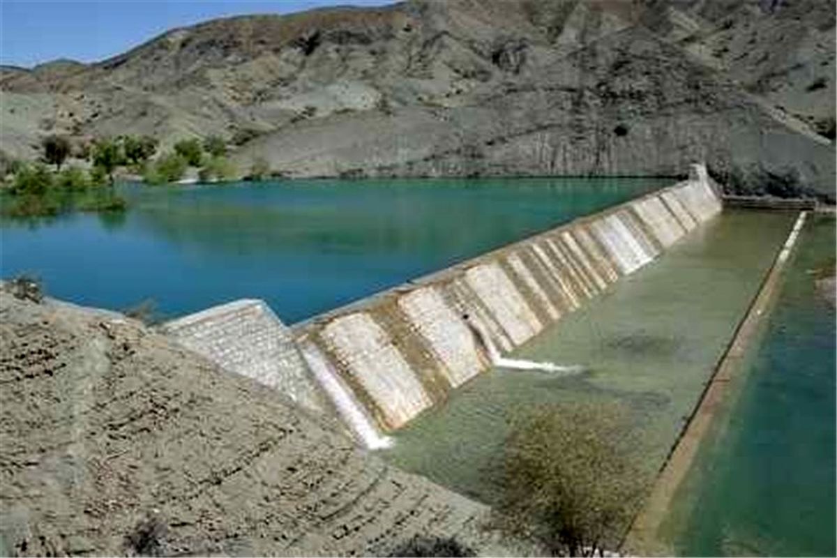 آبگیری ۵۲ سازه آبخیزداری در حاجی آباد