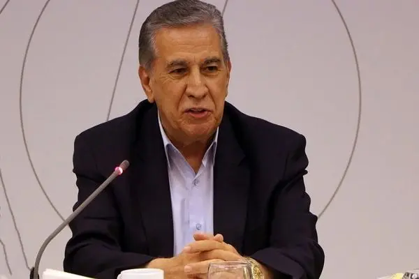 درخواست رئیس اتاق بازرگانی ایران برای تسهیل روند ترخیص کالاهای وارداتی و تمدید مهلت ثبت‌سفارش