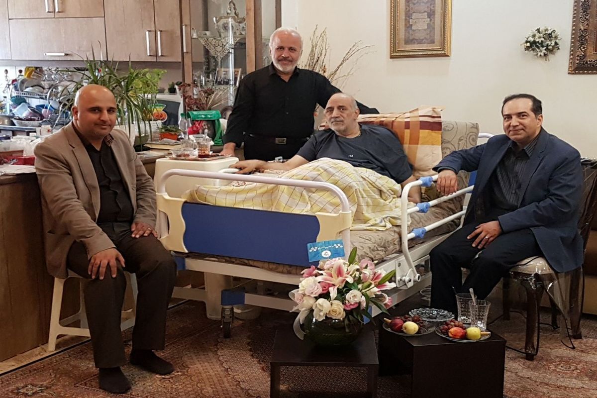 حسین انتظامی به مناسبت روز ملی سینما به عیادت شورجه رفت