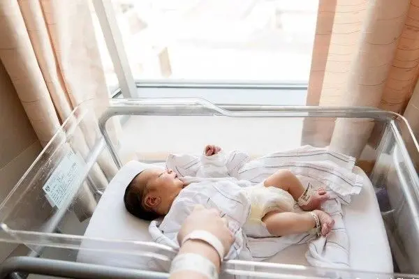 آمار تولد در سال جاری کمتر از یک میلیون نفر است
