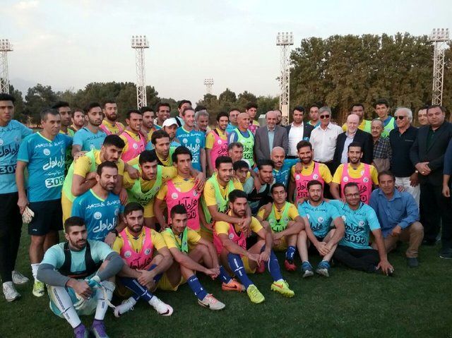 حضور وزیر ورزش در تمرین استقلالی‌ها و خواسته منصوریان