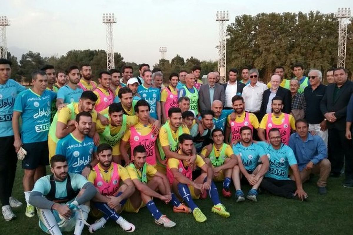 حضور وزیر ورزش در تمرین استقلالی‌ها و خواسته منصوریان