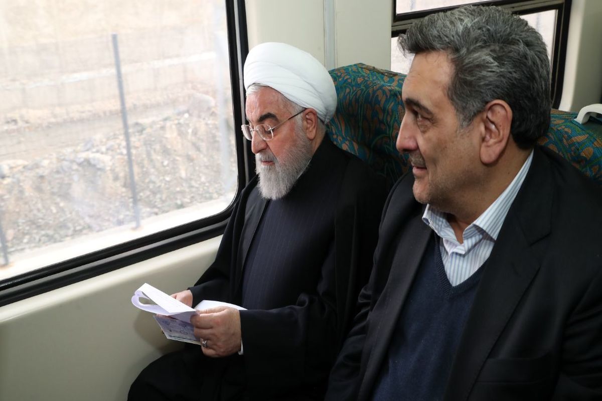 قانون برای همه یکی است!/اتوبوس های جدید تهران اهرم فشار رییس جمهور برای برداشتن محدودیت های ملک ریاست جمهوری؟