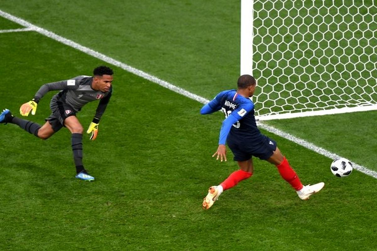 نتیجه نیمه اول بازی فرانسه پرو با پیروزی فرانسه پایان یافت