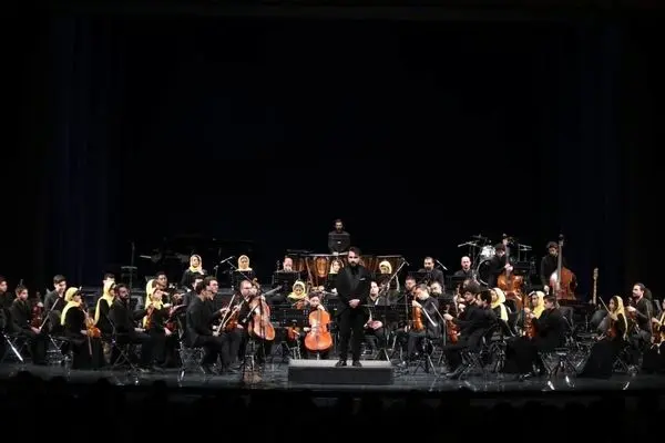 امین غفاری ارکستر جوانان پارس زمین را به تالار وحدت آورد