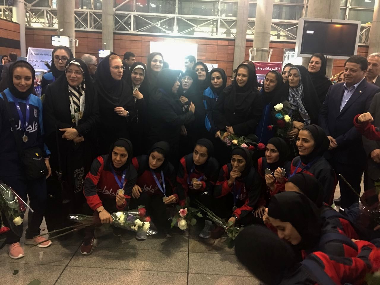 تیم ملی فوتسال بانوان ایران به کشور بازگشتند