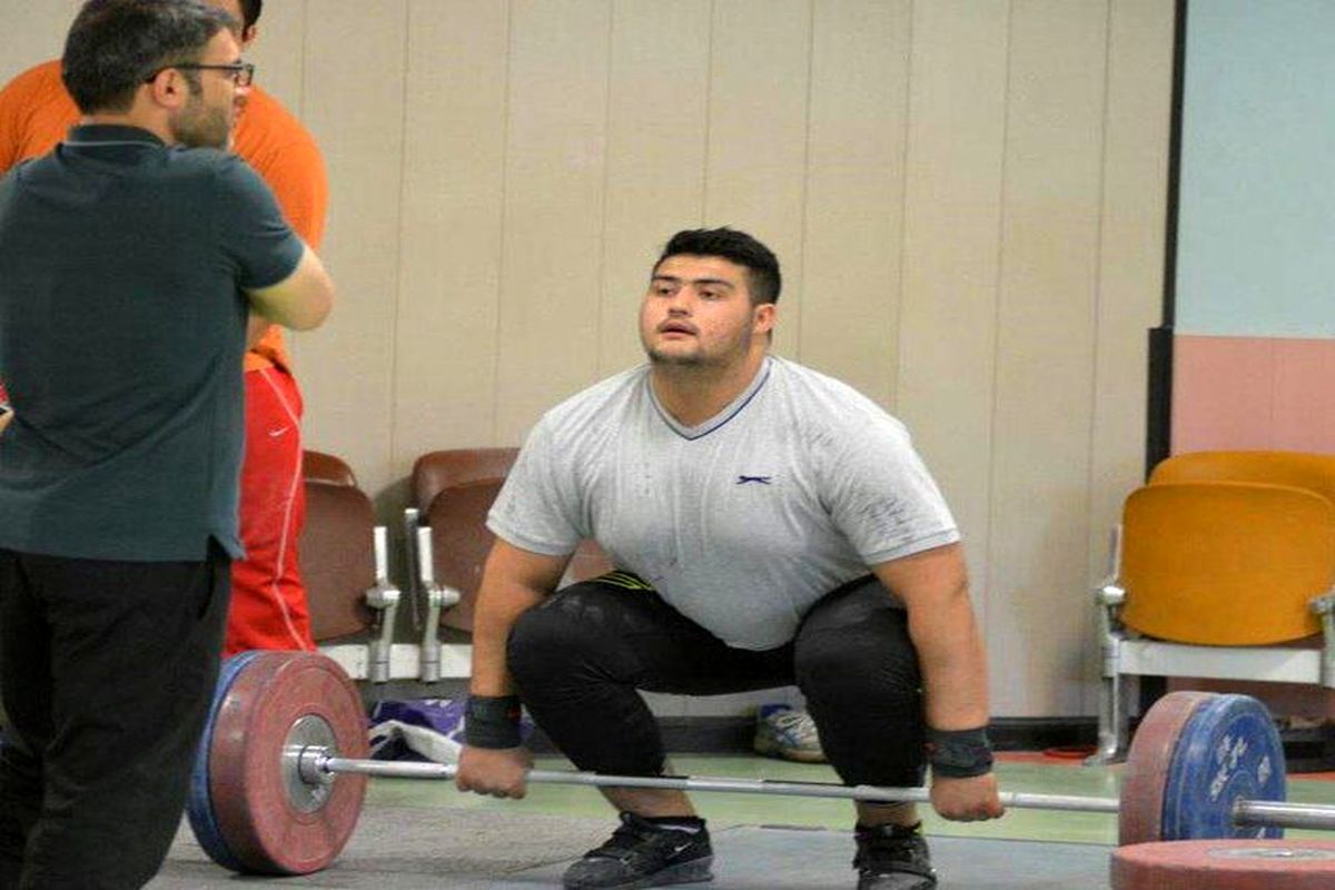 وزنه بردار فوق سنگین جوان ایران مدال آسیا را هم از دست داد/داوودی: با قدرت برمی‌گردم