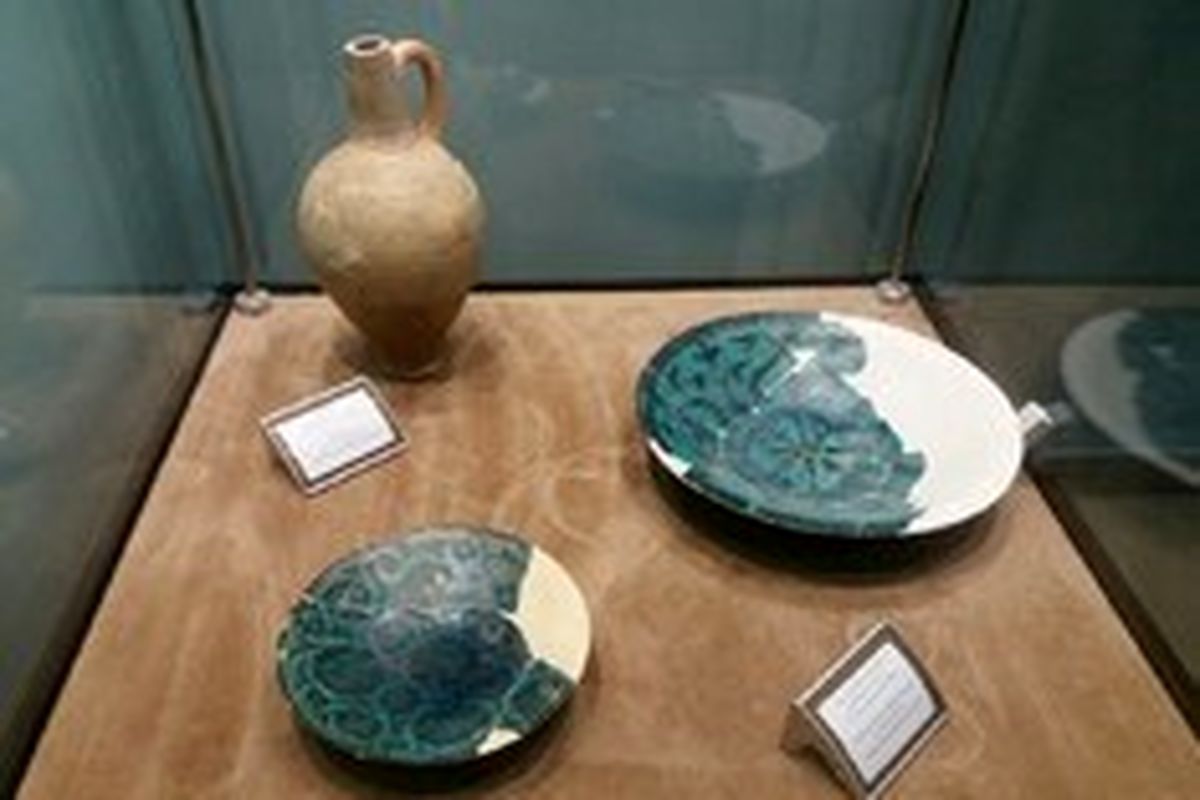 نمایشگاه اشیاء کشف شده شهر زیر زمینی نوش آباد در موزه ملی باغ فین کاشان