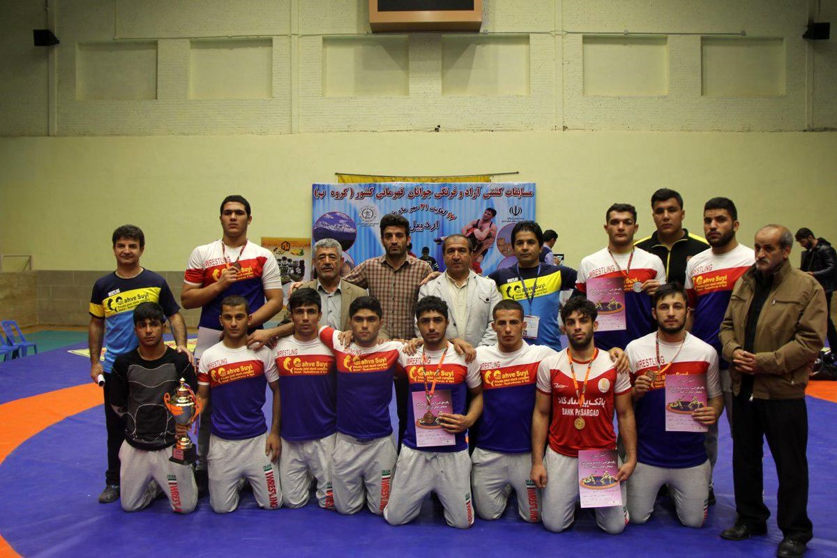 عنوان قهرمانی مسابقات کشتی آزاد کشور به جوانان خوزستانی